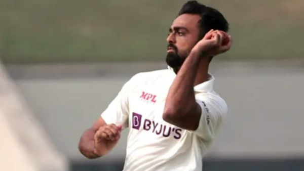 அபார பந்துவீச்சு 