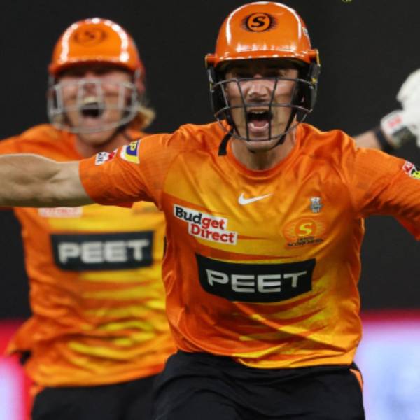 176 ரன்கள் இலக்கு 