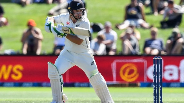 மேத்தீயூஸ் சதம்