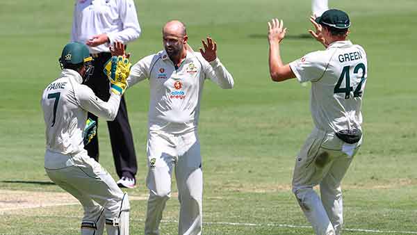 லியோனை கேளுங்கள் 