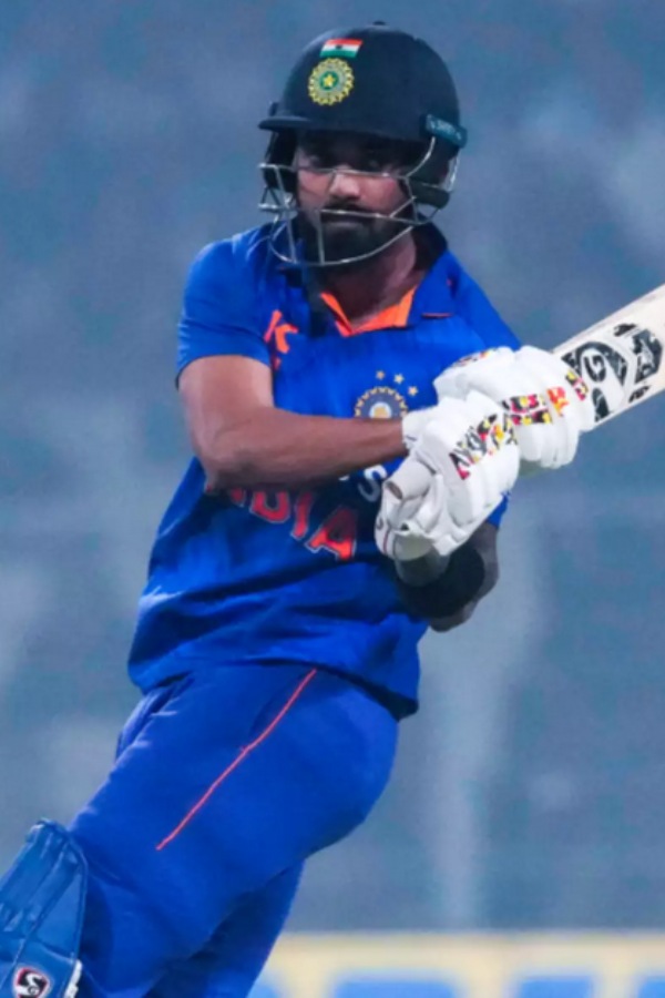 அபார ஆட்டம் 