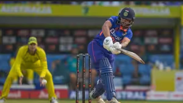 இரவே கூட்டம் 