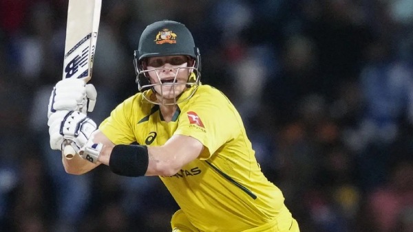 ஸ்மித் டக் அவுட் 