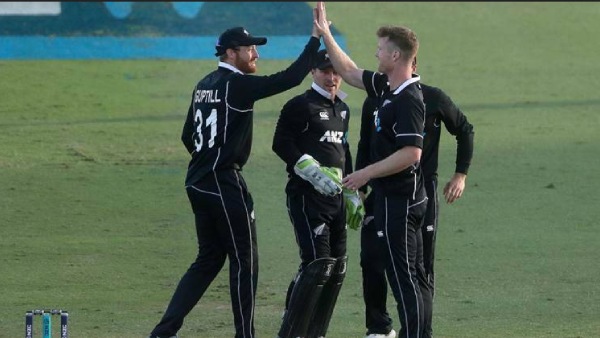 அபார பந்துவீச்சு 