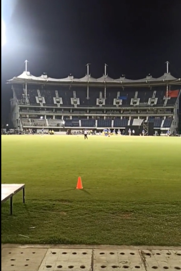 அகமதாபாத் புறப்பாடு