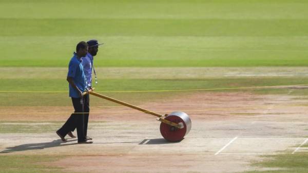  பிட்ச் சர்ச்சை