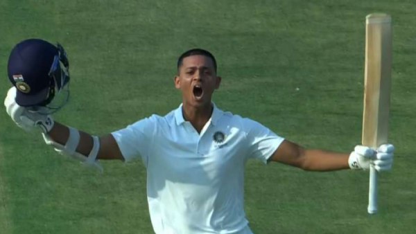  294 ரன்களுக்கு அவுட் 