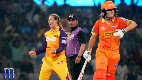 169 ரன்கள் 