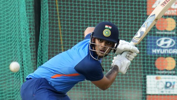 ஸ்டார் வீரர் வருகை 