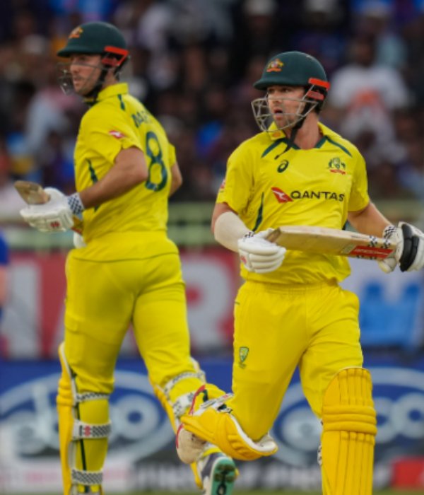  அதிரடி பேட்டிங் 