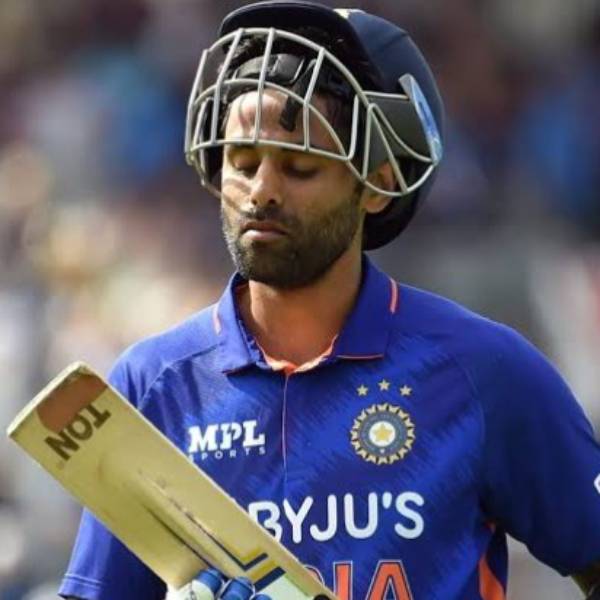  ஹாட்ரிக் கோல்டன் டக் 