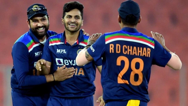 பவுலிங் மாற்றங்கள் 