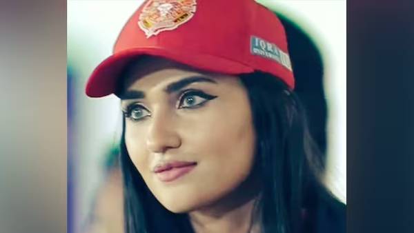 அழகான பெண்