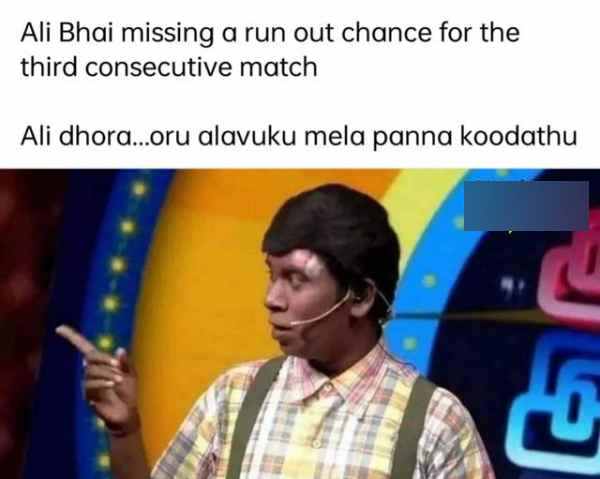 Fans trolls csk for slow chasing and moeen ali poor fielding