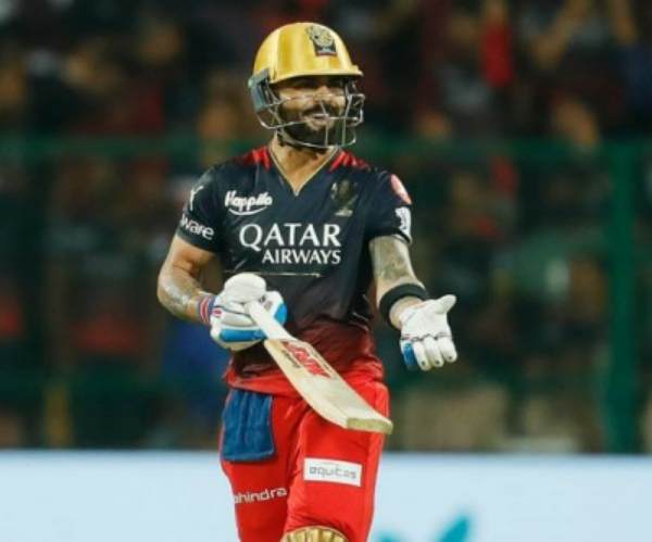 Virat kohli unfollows sourav ganguly in instagram shocks cricket fans 