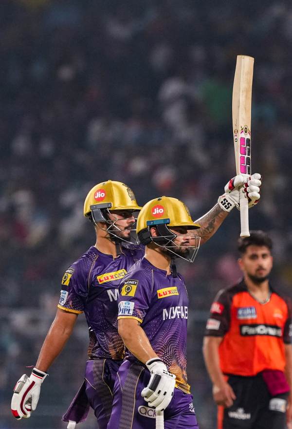  IPL - Run fest in kolkatta as SRH beat KKR by 23 runs 