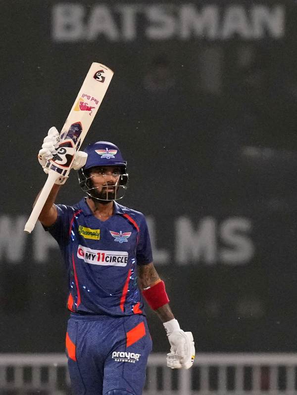 KL Rahul scored fastest 4000 runs in ipl and breaks chris gayle record 