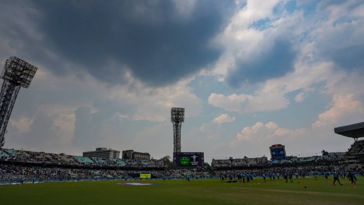 Due to Wet outfield and little Rain, KKR vs GT Match Start is delayed 