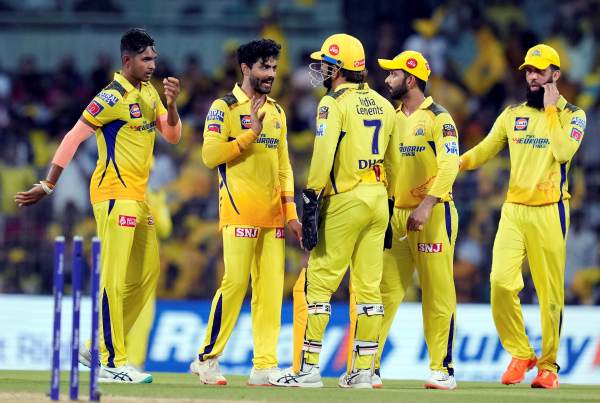 CSK Gives befitting reply to MI star batsman ishan kishan 