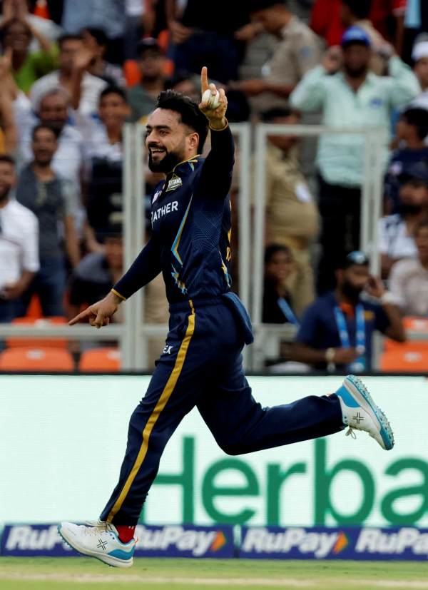 MI vs GT: Gujarat Spinner Rashid khan dismissed both Rohit Sharma and Ishan Kishan in single over 