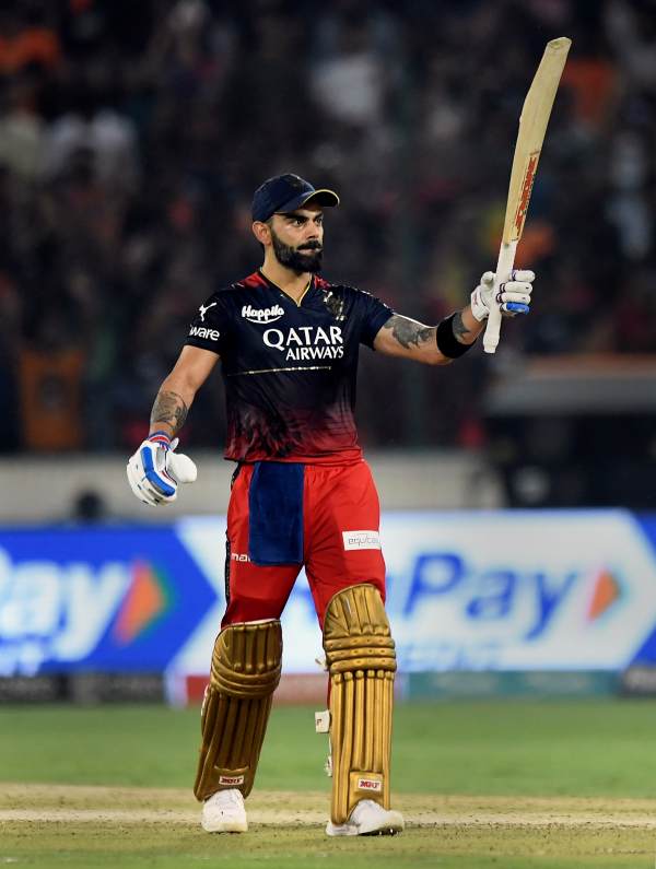 virat kohli historic century helps rcb beat srh by 8 wickets 