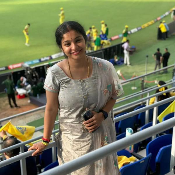 Family girl who watched csk match in chepauk become celebraty in over night
