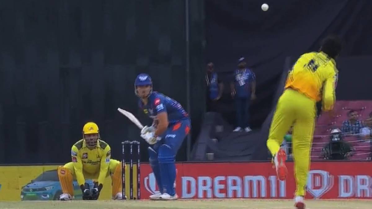 Jadeja century of the ball in t20 cricket to dismiss marcus stonis 