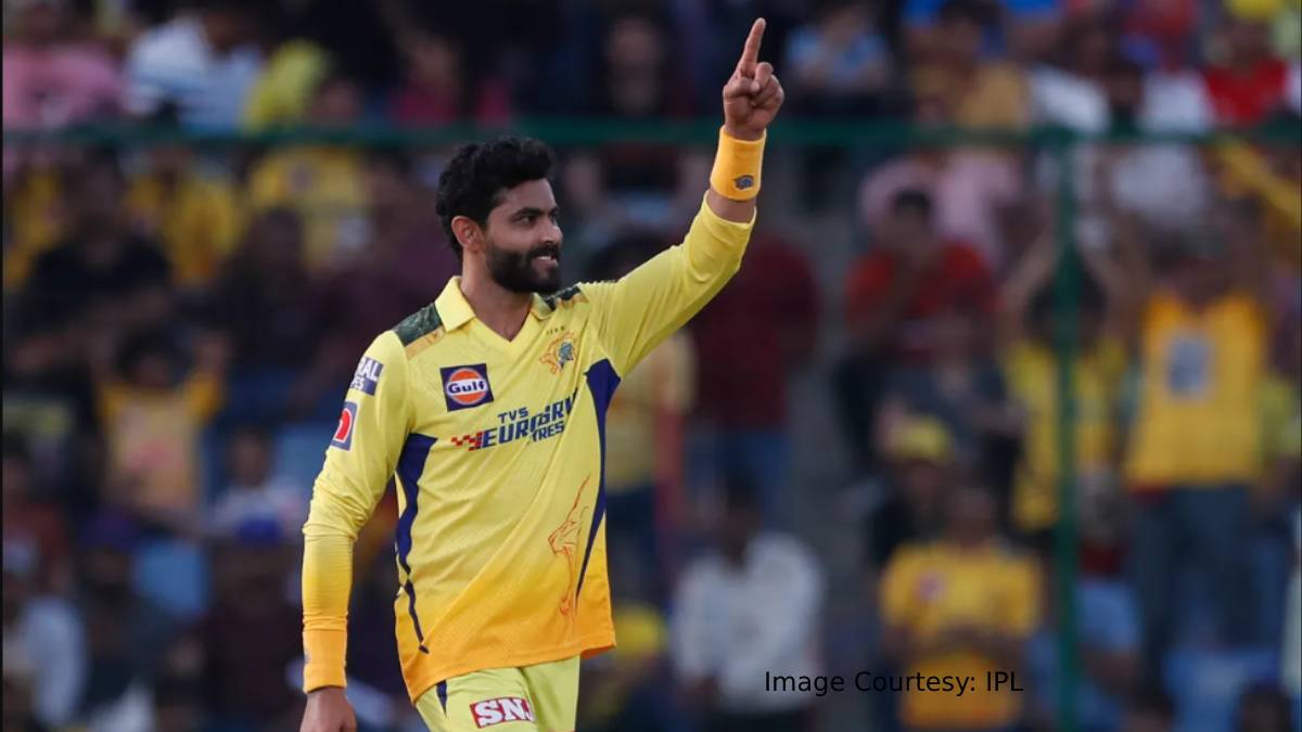 IPL 2023: David Warner and Axar Patel scored 23 Runs against Jadejas Single Over due To MS Dhoni Mistake 