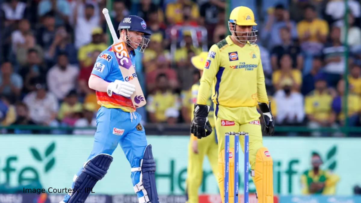 IPL 2023: David Warner and Axar Patel scored 23 Runs against Jadejas Single Over due To MS Dhoni Mistake 