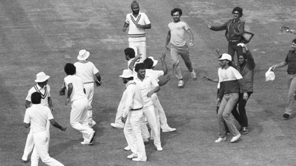 on this Day - 1983 World cup semi final - England players run for a life from indian fans