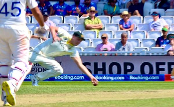 Huge Controversy arises in shubman gill wicket as cameroon green touches the ball in ground