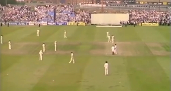 on this Day - 1983 World cup semi final - England players run for a life from indian fans