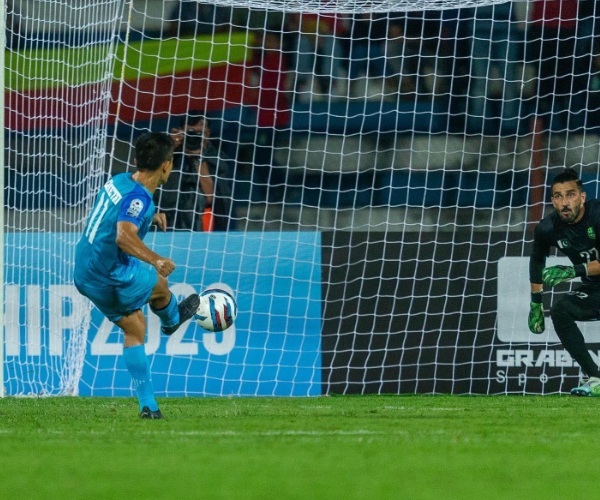  SAFF Football - India thrashed Pakistan 4-0 as sunil chetri scored hattrick