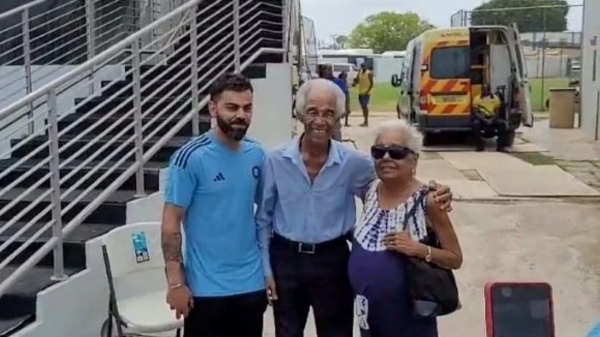 West Indies Legend Sir Gary Sobers met Virat Kohli and other Indian Players during the practice session 