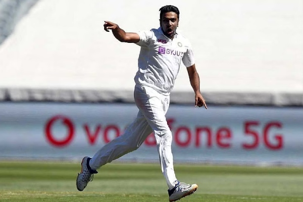 Ashwin is not a gifted athlete but he is overcomed by brainy thinking says abhinav mukhund 
