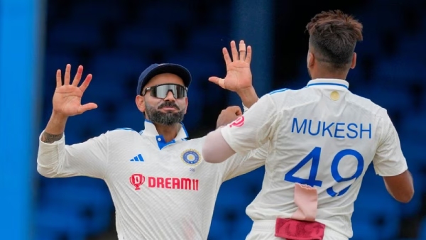 Mukesh Kumar picks his Maiden Wicket in the Test against West Indies 