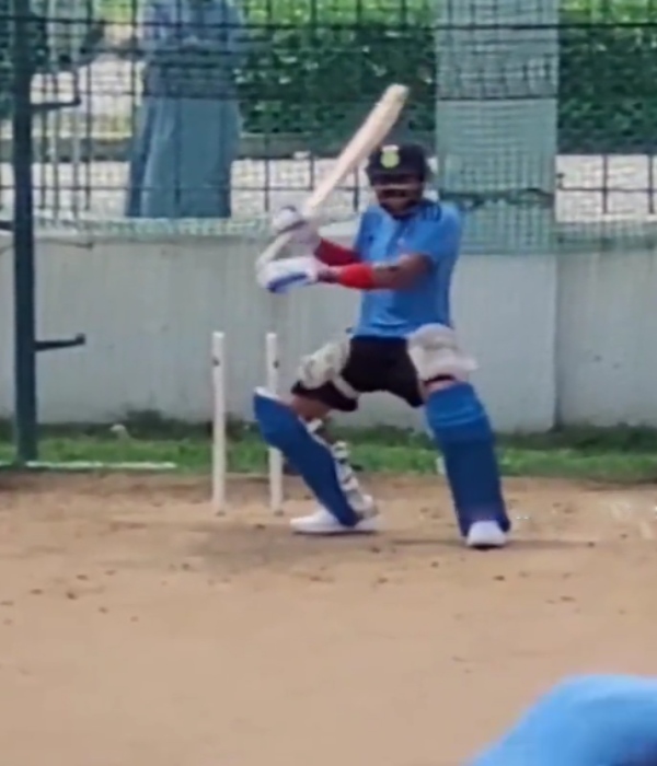 Virat kohli bizarre reaction after Hardik pandya stares him in practice session 