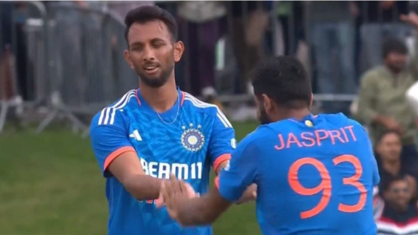 Prasidh Krishna gets 2 wickets in one overs suprises fans against Ireland in the 2nd T20 Match 