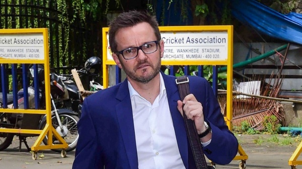 RCB Former coach Mike Hesson expresses disappointment on Exit from the team 