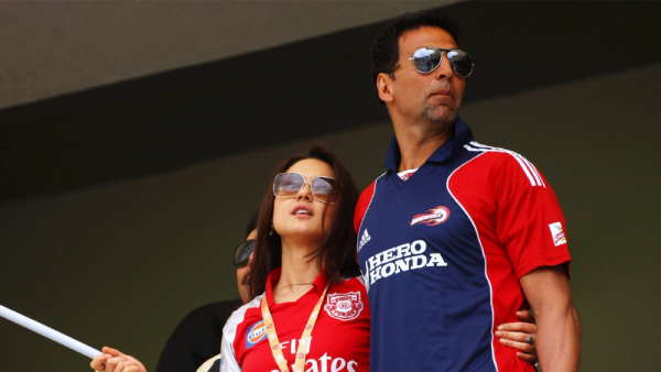 Bollywood Actor Akshay Kumar helped Delhi Capitals Financial issue during IPL 2009 