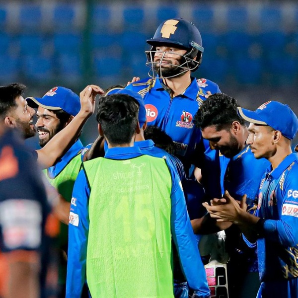 Rinku Singh hits 3 consecutive sixes in the Super Over in the UPT20 League 