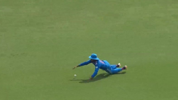 India australia match - Shreyas iyer missed catch chance to dismiss david warner 