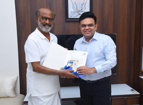 Actor Rajinikanth received golden tickets from BCCI secretary Jay shah for ICC World cup Actor Rajinikanth received golden tickets from BCCI secretary Jay shah for ICC World cup