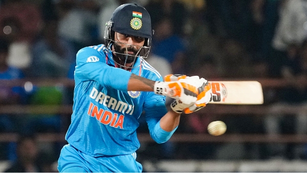 Cricket fans criticizing Ravindra Jadeja for batting against Australia in the 3rd ODI at Rajkot