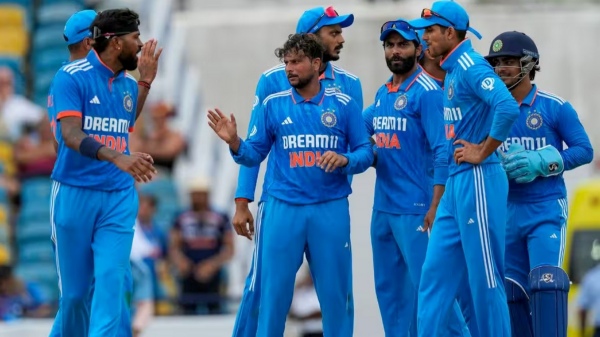  Cricket fans share their feelings about “IND”