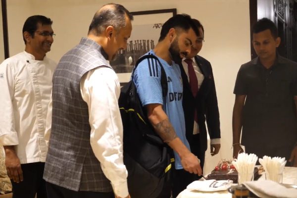 IND vs PAK : Indian players celebrated in swimming pool