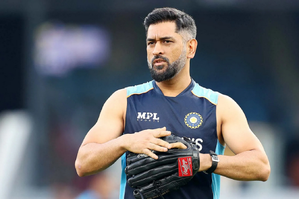 MS Dhoni gives lift to young cricketers on his Yamaha bike claims viral video MS Dhoni gives lift to young cricketers on his Yamaha bike claims viral video