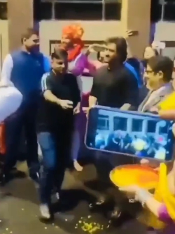 MS Dhoni seen with Vintage Haristyle during the Vinayagar Chathurthi Celebrations in Mumbai 