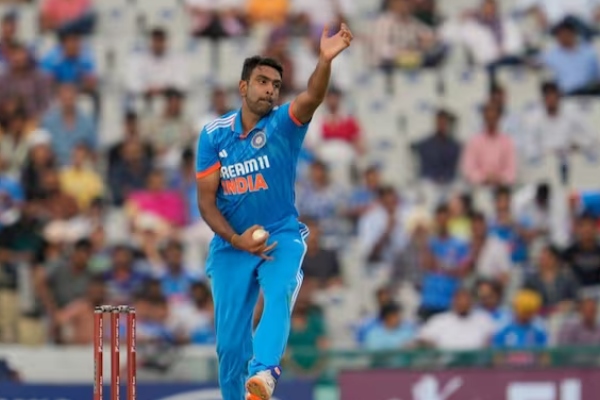 India australia 2nd odi match - R Ashwin picks 3 wickets with in 7 balls India australia 2nd odi match - R Ashwin picks 3 wickets with in 7 balls
