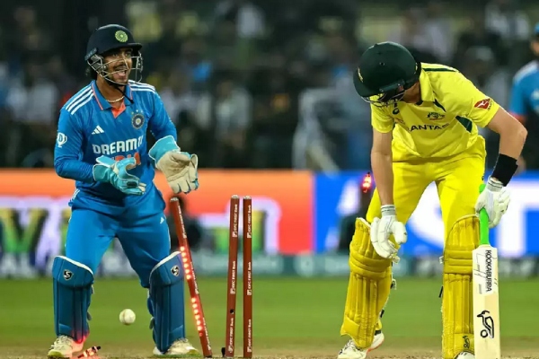 India australia 2nd odi match - R Ashwin picks 3 wickets with in 7 balls India australia 2nd odi match - R Ashwin picks 3 wickets with in 7 balls